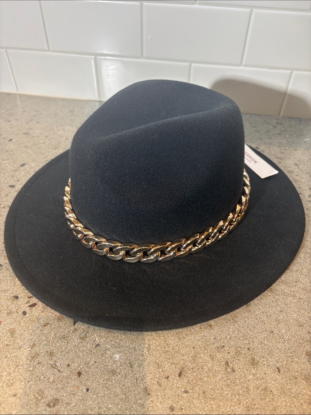 Women’s Black Felt Wide-Brim Hat - Timeless Everyday Accessory
